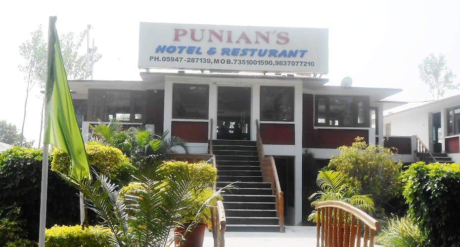 Punian Corbett Fall Hotel, Corbett 1